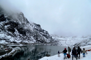 Sikkim Gangtok  and  Darjeeling